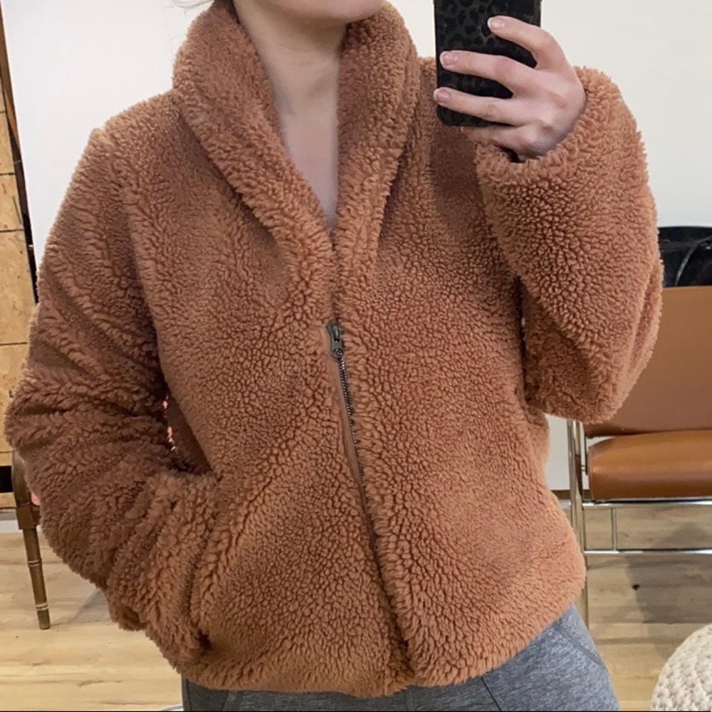 Alo Yoga Sherpa Coat